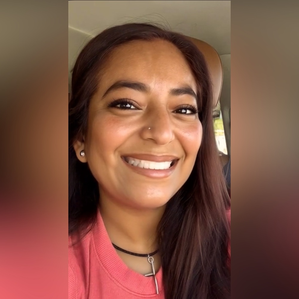 Meet your Posher, Adriana
